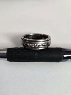 Titanium Men’s Band Ring with CZ Stones Sz 9